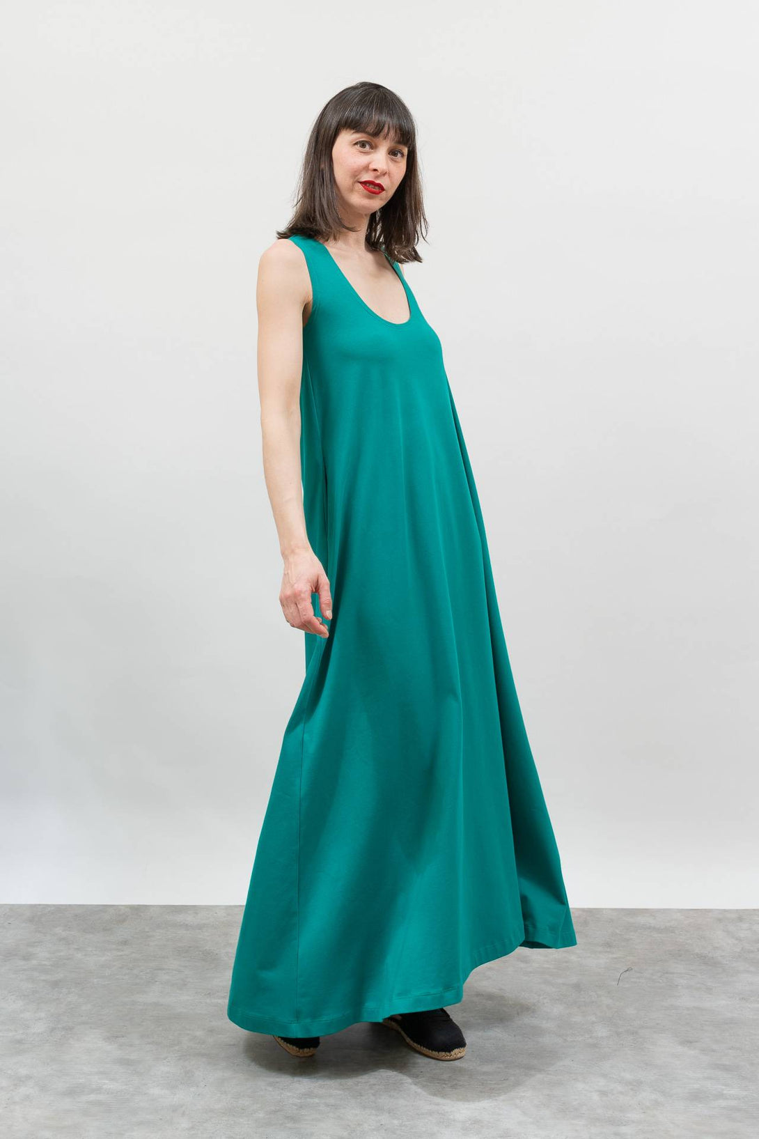 Vestido capa escote redondo verde-Elisa Muresan