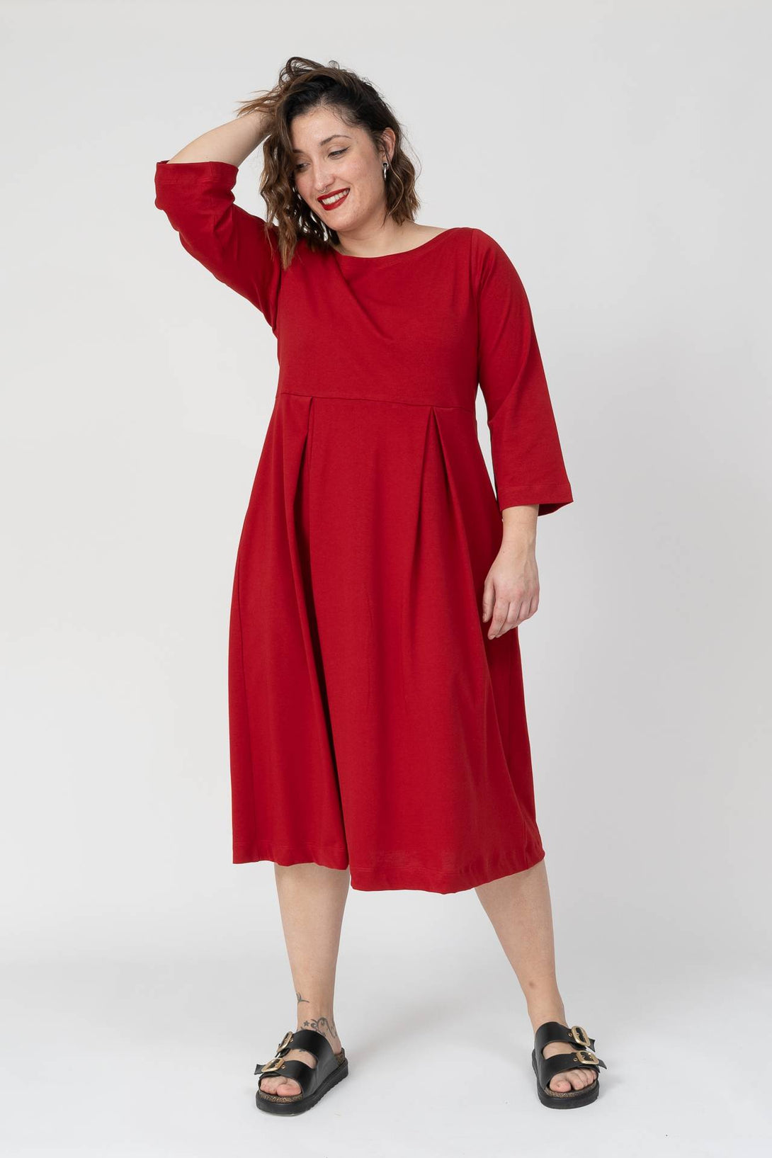 Vestido con pinzas rojo-Elisa Muresan