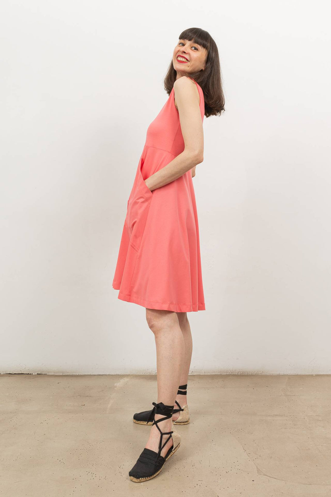 Vestido corto rosa maxi bolsillo-Elisa Muresan