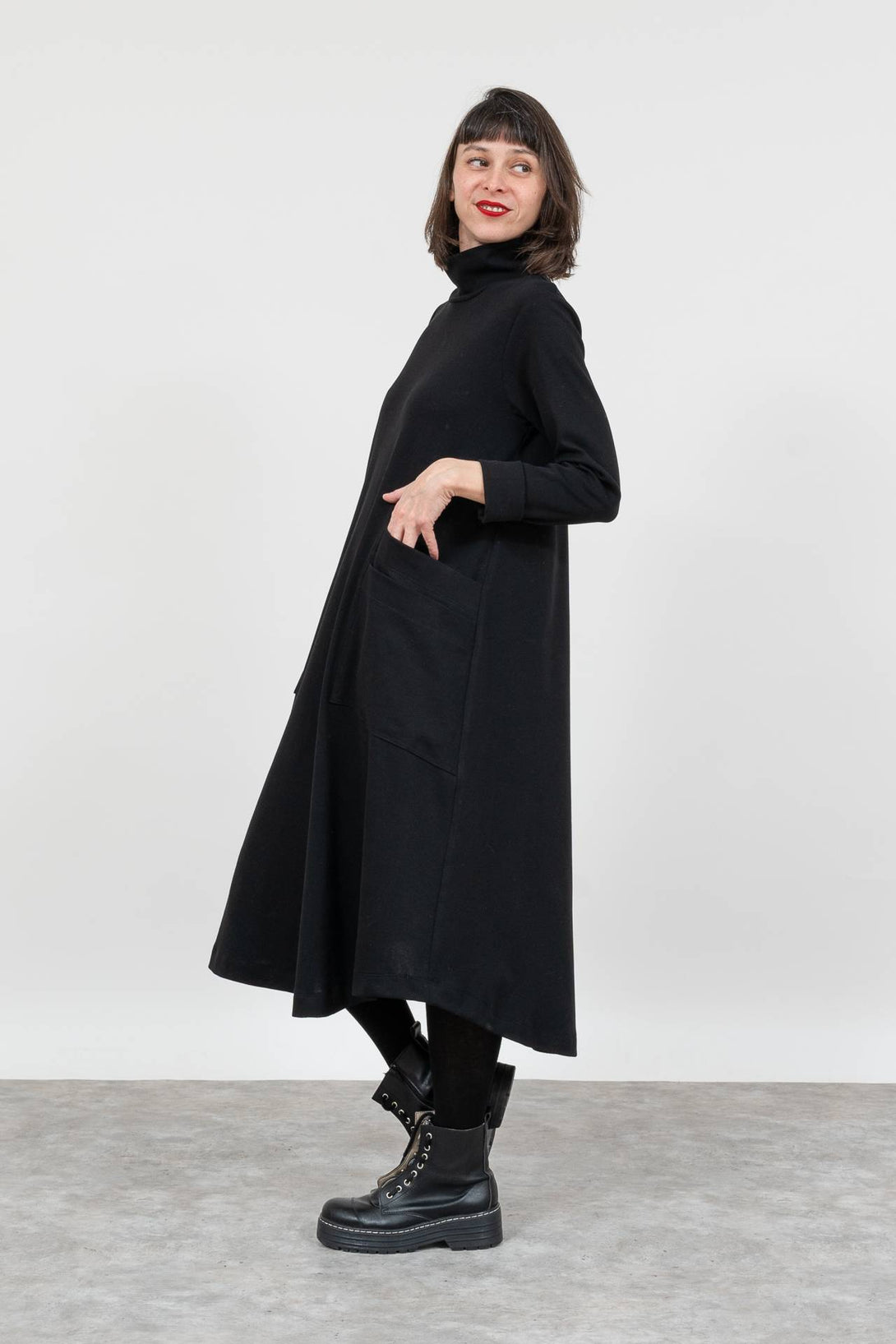 Vestido doble bolsillo negro-Elisa Muresan