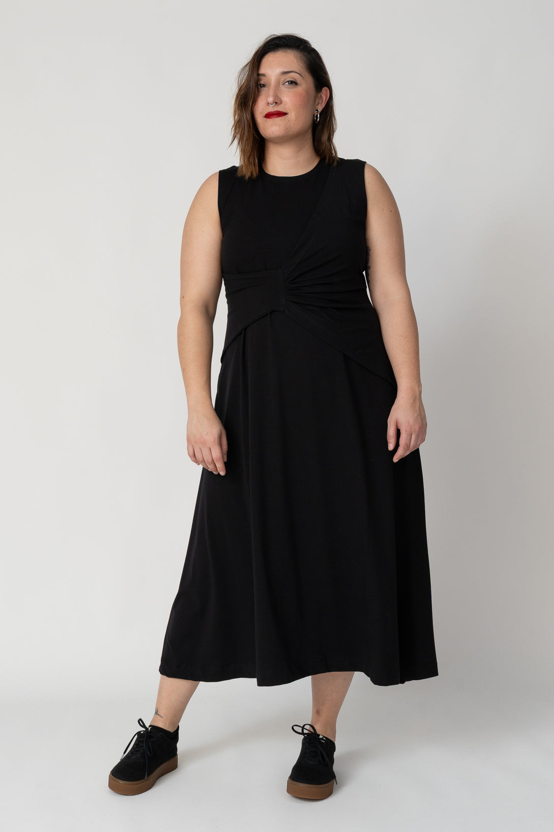 Vestido drapeado negro-Elisa Muresan