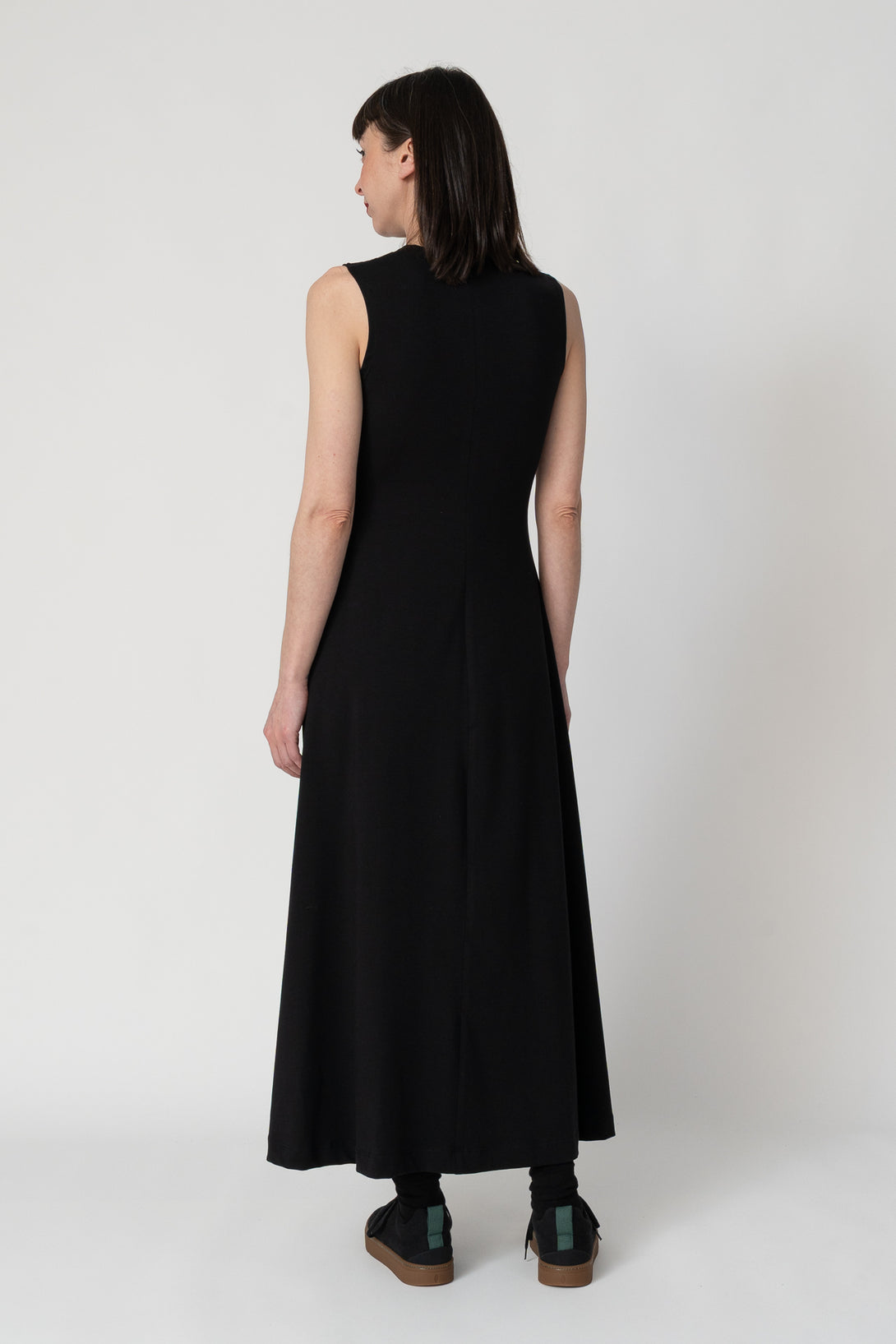 Vestido drapeado negro-Elisa Muresan