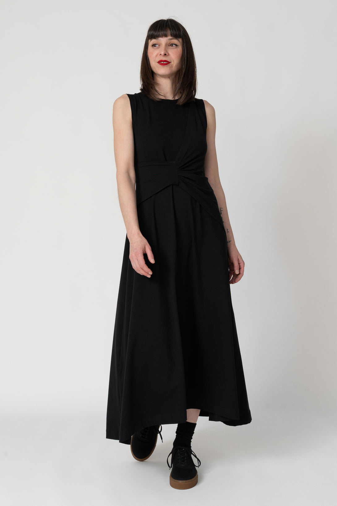 Vestido drapeado negro-Elisa Muresan