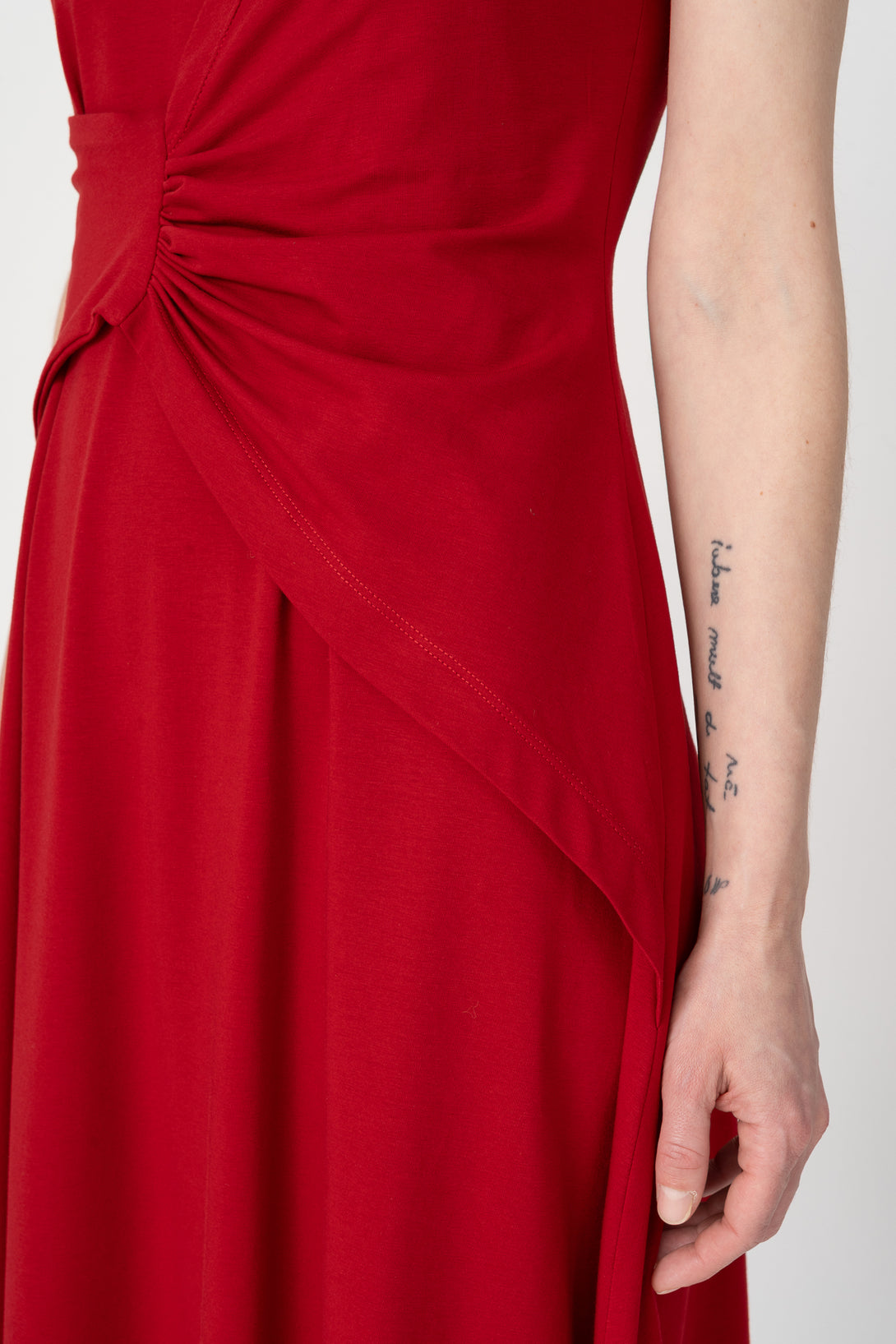 Vestido drapeado rojo chili-Elisa Muresan