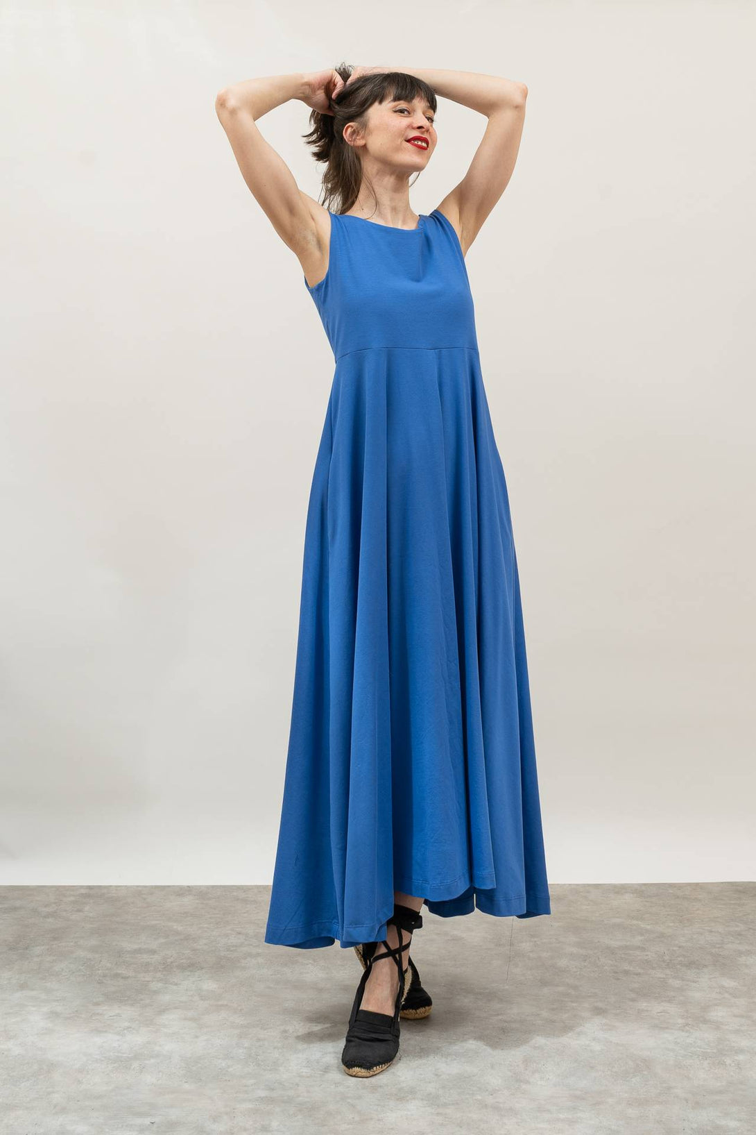 Vestido largo escote espalda azul-Elisa Muresan