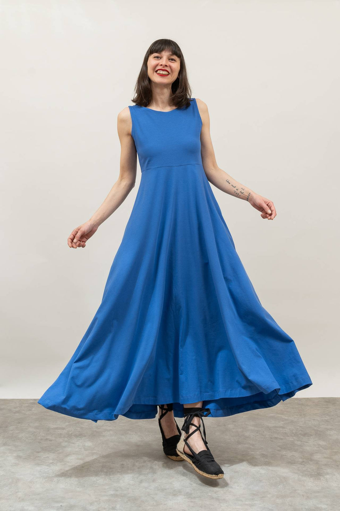 Vestido largo escote espalda azul-Elisa Muresan