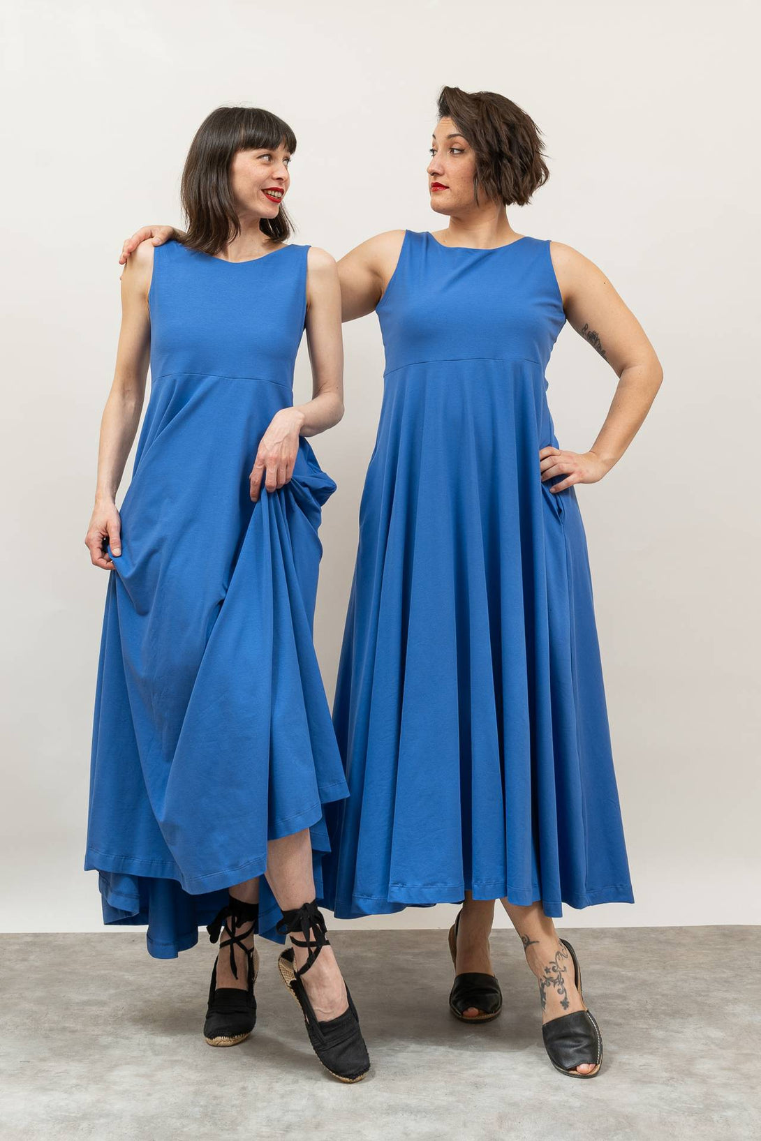 Vestido largo escote espalda azul-Elisa Muresan