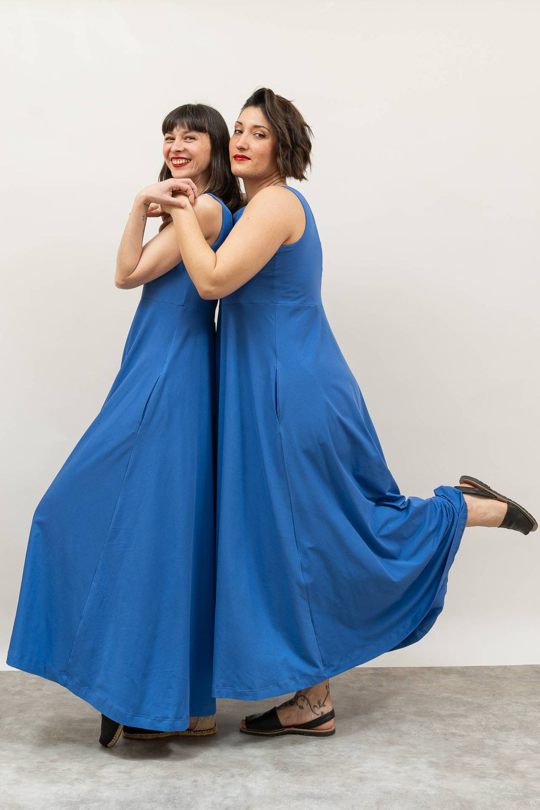 Vestido largo escote espalda azul-Elisa Muresan