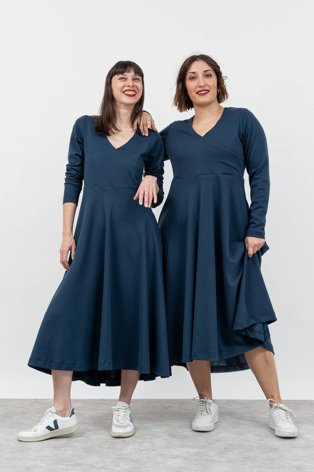 Vestido midi cruzado marino-Elisa Muresan