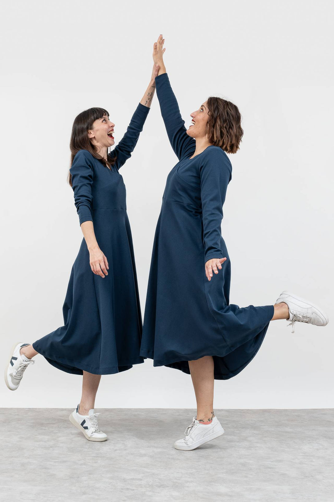 Vestido midi cruzado marino-Elisa Muresan