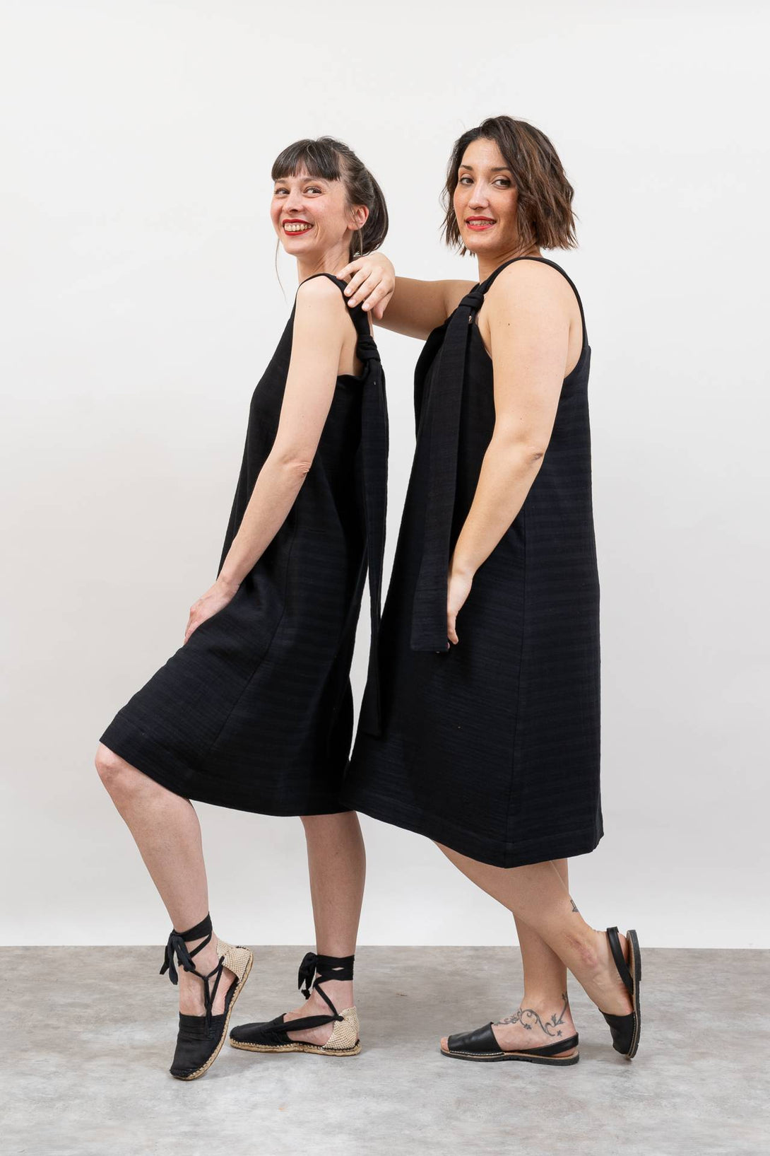 Vestido muselina reversible negro-Elisa Muresan