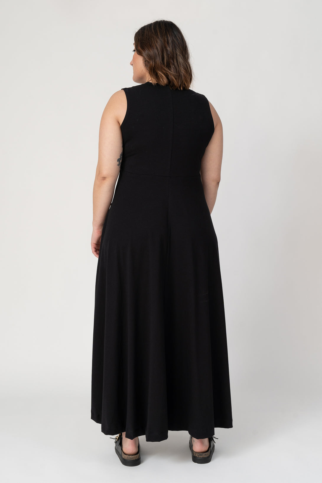 Vestido pestaña central negro-Elisa Muresan