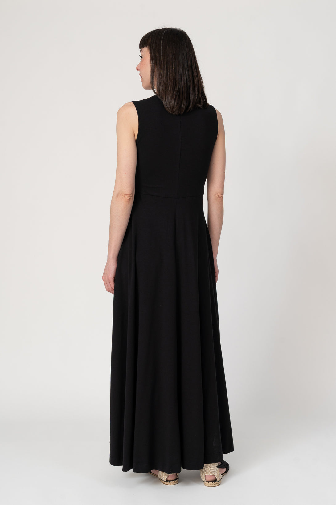 Vestido pestaña central negro-Elisa Muresan
