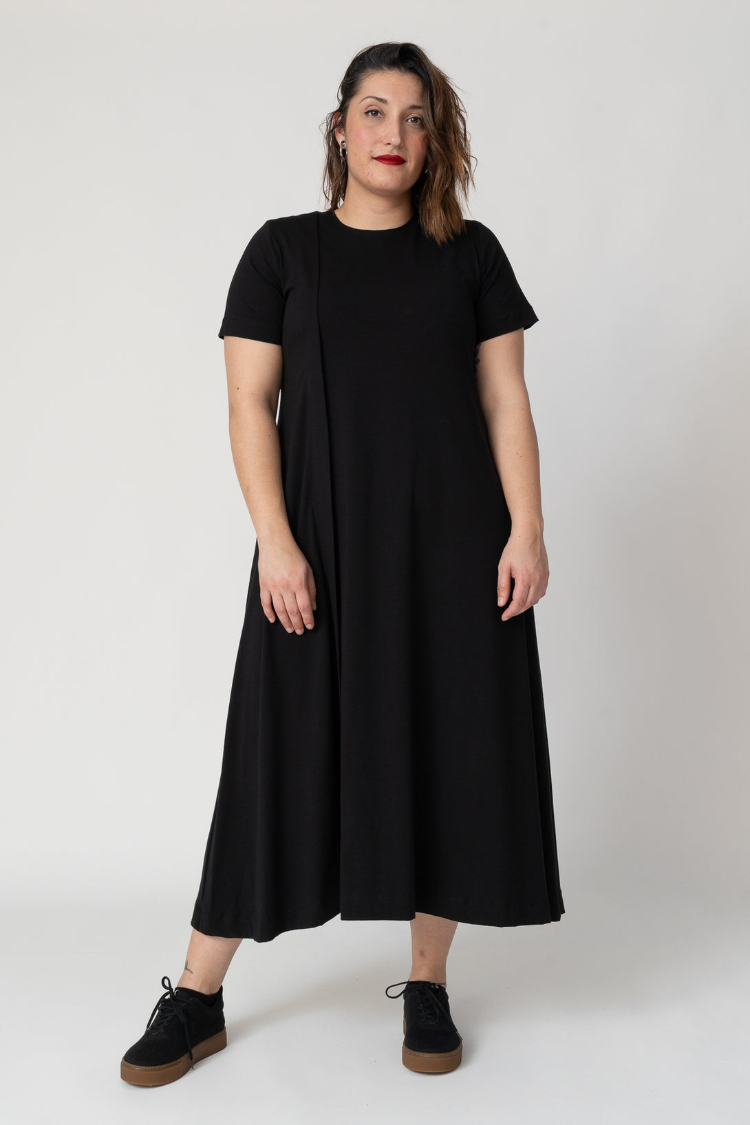 Vestido pestaña lateral negro-Elisa Muresan