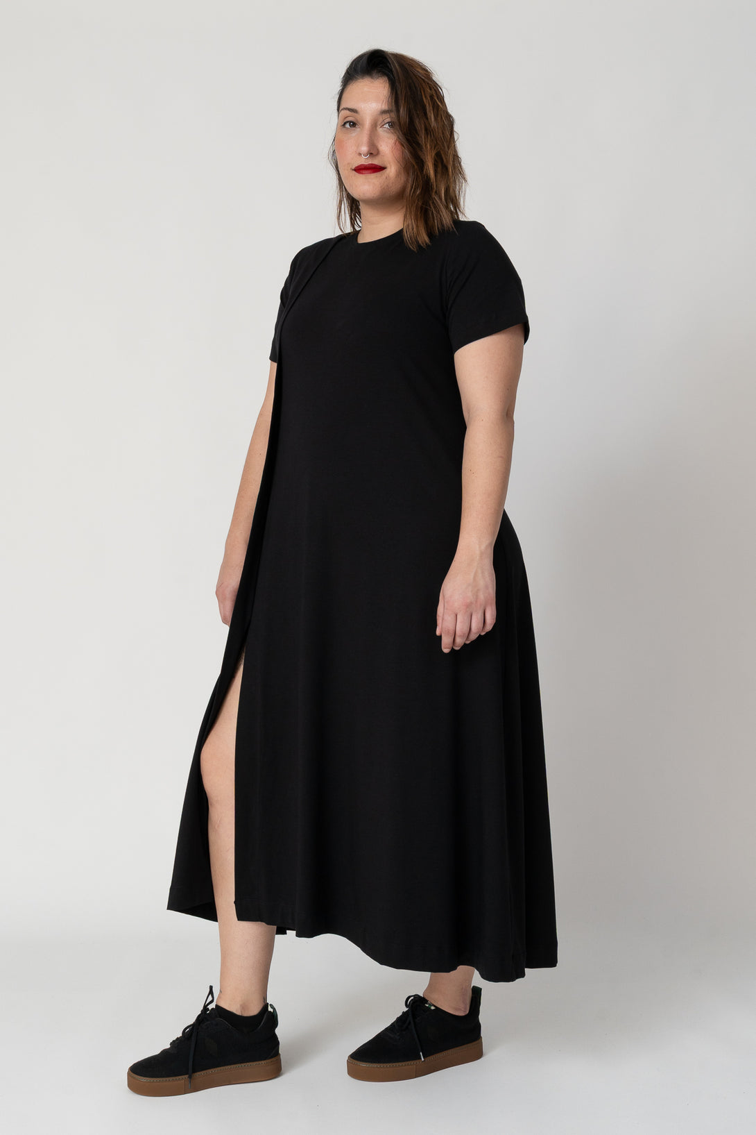Vestido pestaña lateral negro-Elisa Muresan
