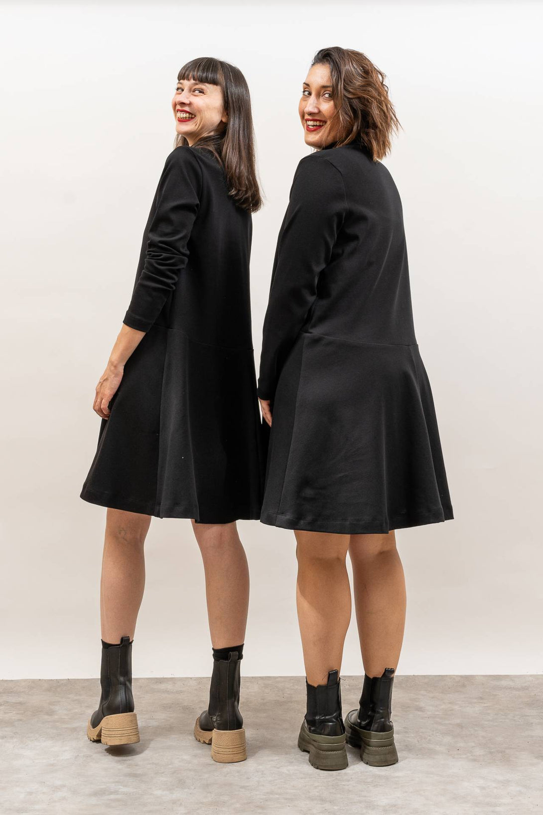 Vestido tapeta negro-Elisa Muresan
